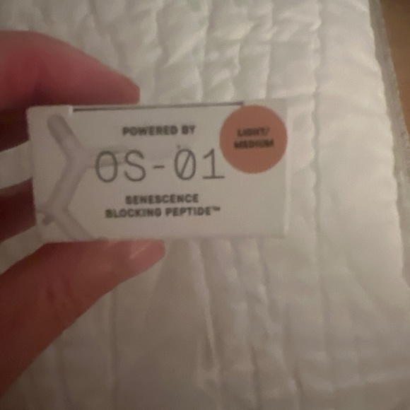 NWT oneskin OS-01 FACE SPF 30+ LIGHT/MED - Picture 4 of 4